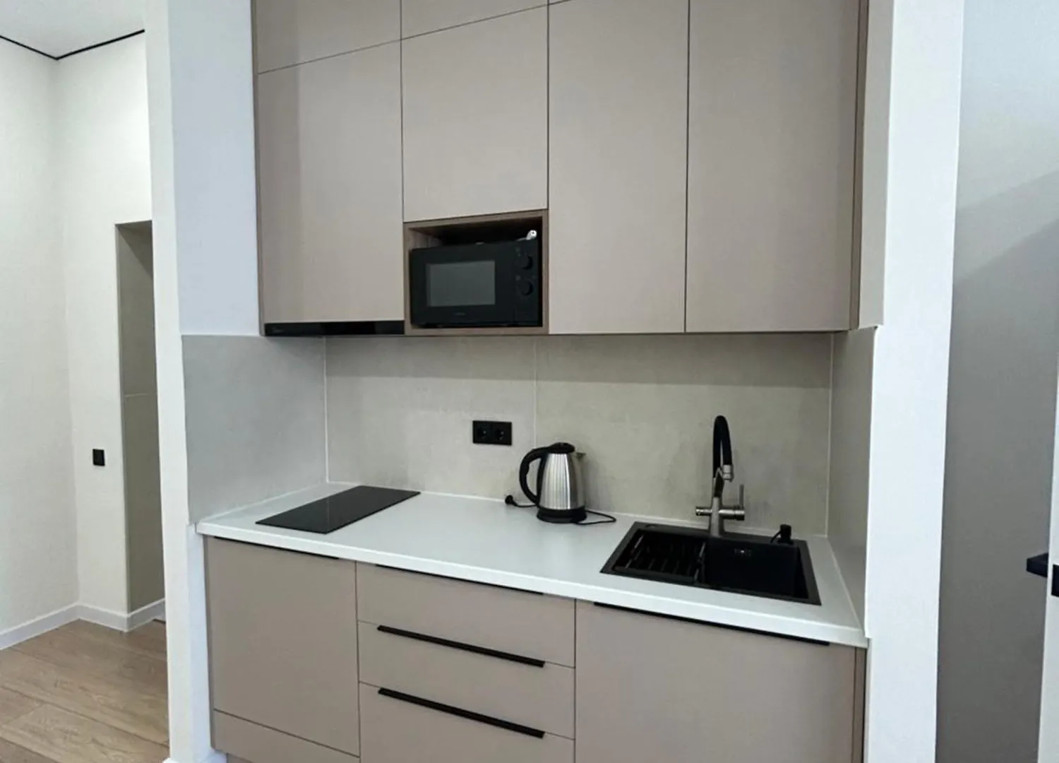 Евро Двухкомнатная Квартира В Центре Левого Берега Жк Мади Nur-Sultan  Apartment